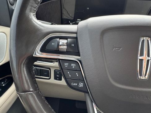 Used 2018 Lincoln Navigator Reserve w/ Technology Package image 40