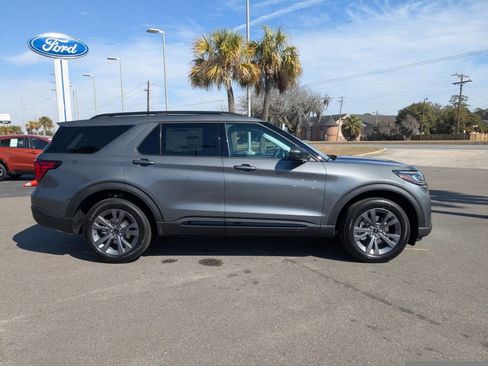 New 2026 Ford Explorer Active image 3