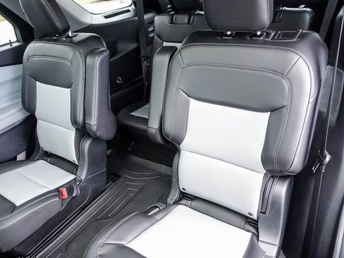 Used 2023 Ford Explorer XLT w/ Equipment Group 202A image 31