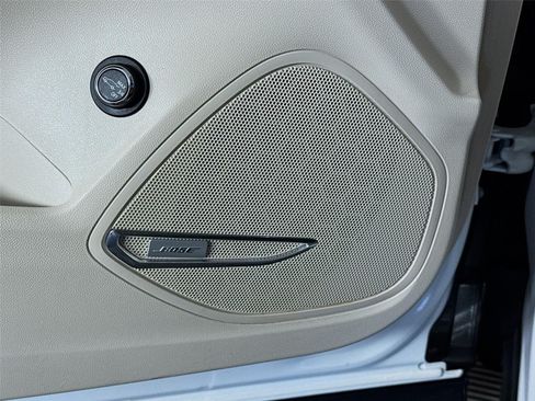 Certified 2022 Buick Envision Essence w/ Technology Package I FWD image 21