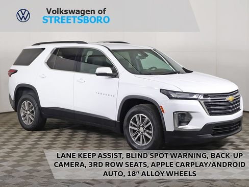Used 2023 Chevrolet Traverse LT FWD image 1