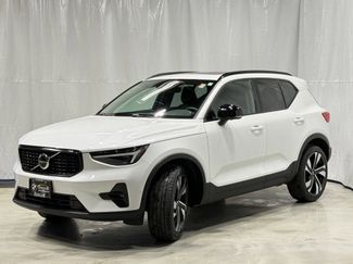 Used 2024 Volvo XC40 B5 Ultimate w/ Protection Package Premier video 3