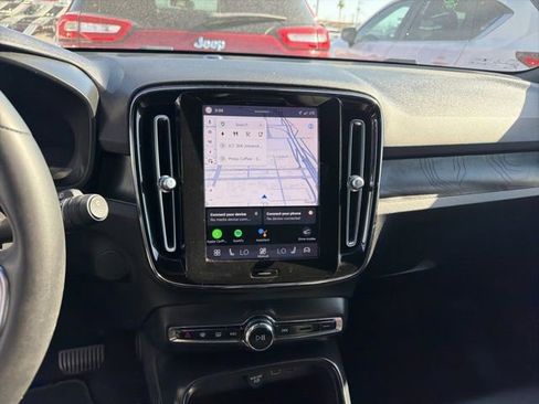 Used 2023 Volvo XC40 Recharge Core AWD/4WD image 13