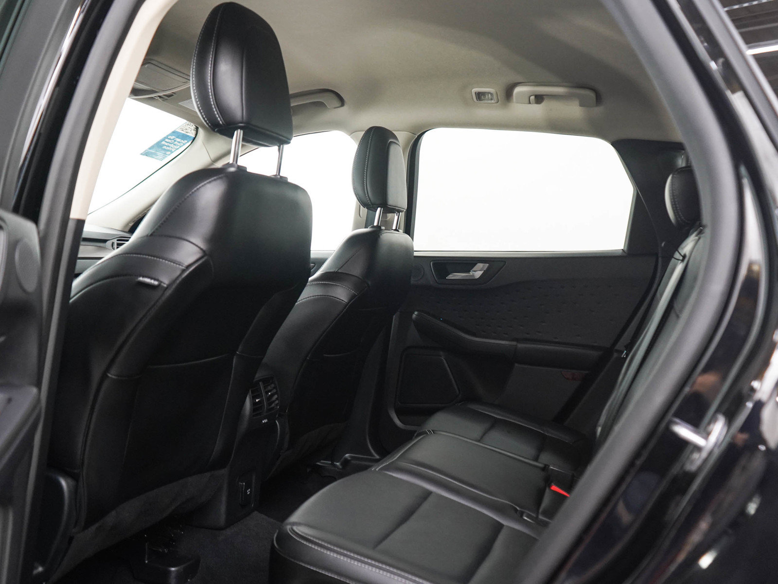 Used 2020 Ford Escape Titanium AWD/4WD image 17