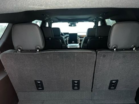 Used 2025 GMC Yukon XL Denali w/ Sun & Power Step Package image 19