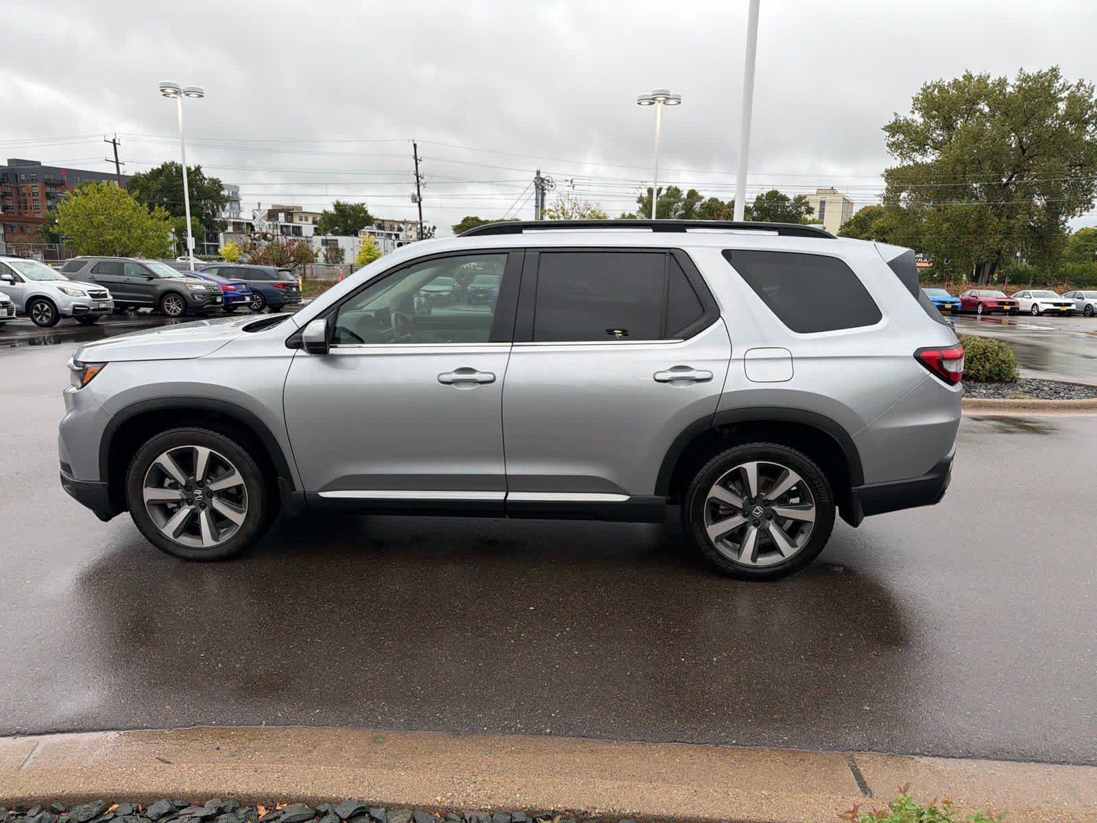 Used 2024 Honda Pilot Touring image 7