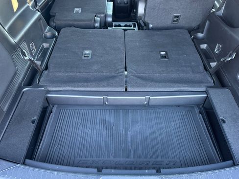 Used 2020 Ford Explorer Limited w/ Class III Trailer Tow Package image 17