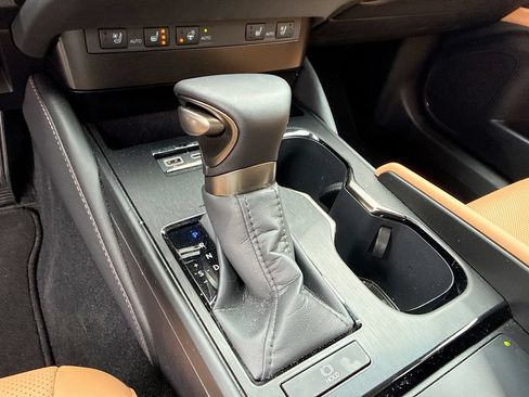 Used 2025 Lexus ES 350 w/ Premium Package FWD image 20