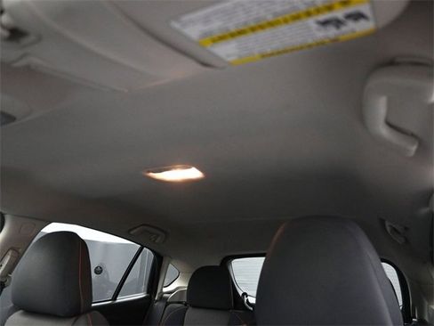 Used 2019 Subaru Crosstrek 2.0i Premium w/ Eyesight System image 33