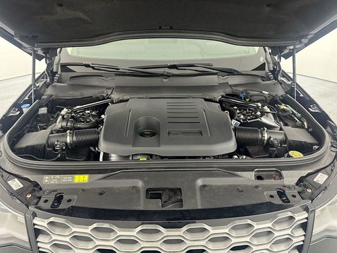 Certified 2025 Land Rover Discovery Metropolitan Edition image 30