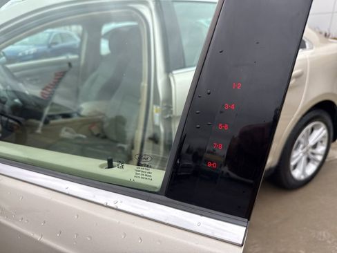 Used 2018 Ford Taurus SE image 49