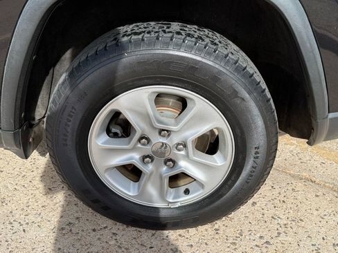 Used 2014 Jeep Grand Cherokee Laredo w/ Quick Order Package 23E image 22