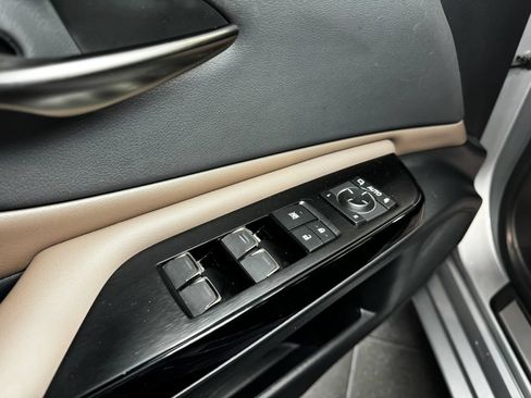 Used 2023 Lexus ES 250 w/ Premium Package AWD/4WD image 22
