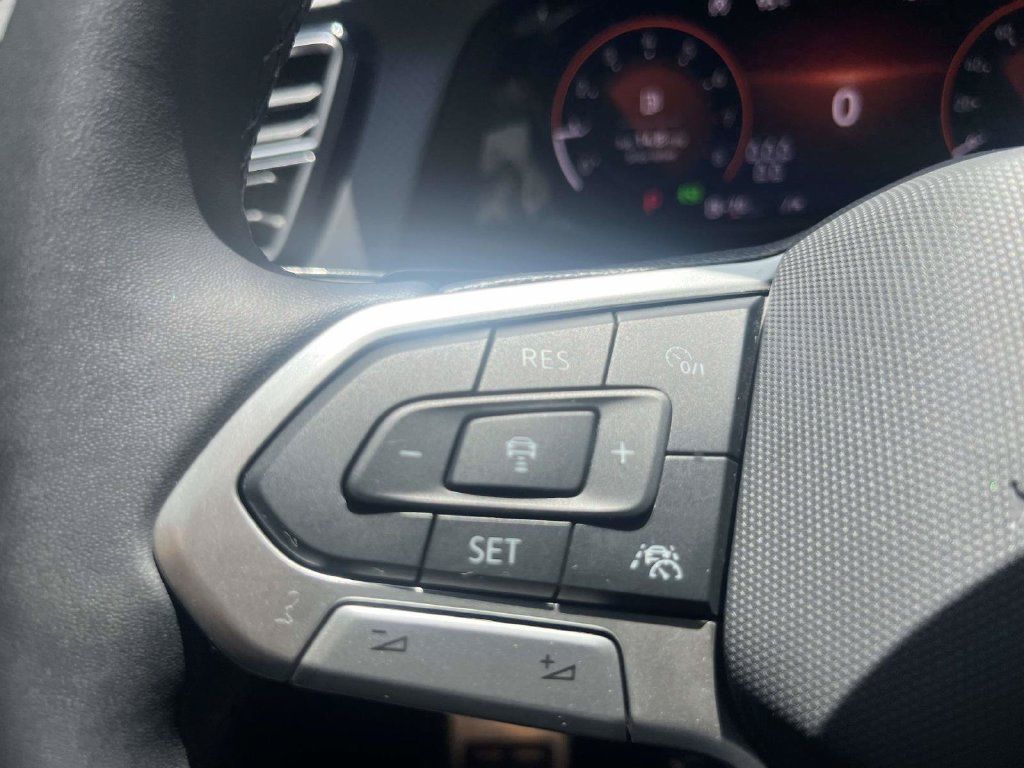 Used 2024 Volkswagen Atlas Peak Edition SE AWD/4WD image 26