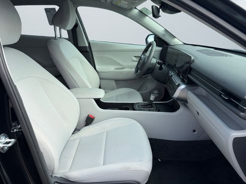 Used 2025 Hyundai Kona SEL image 18