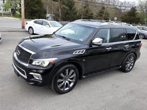 Used 2017 INFINITI QX80 4WD w/ Deluxe Technology Package image 2