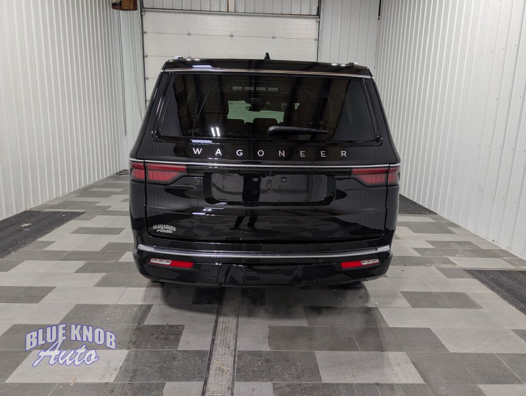 Used 2025 Jeep Wagoneer Series III w/ Premium Group I AWD/4WD image 3