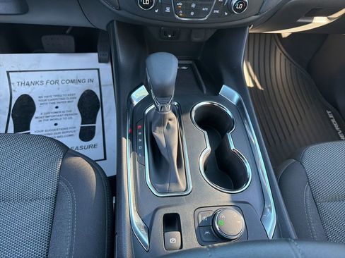 Used 2023 Chevrolet Traverse LT image 16