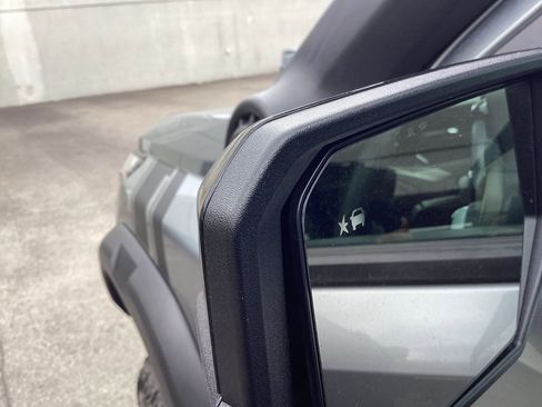 Used 2024 Chevrolet Colorado ZR2 w/ ZR2 Convenience Package III image 32