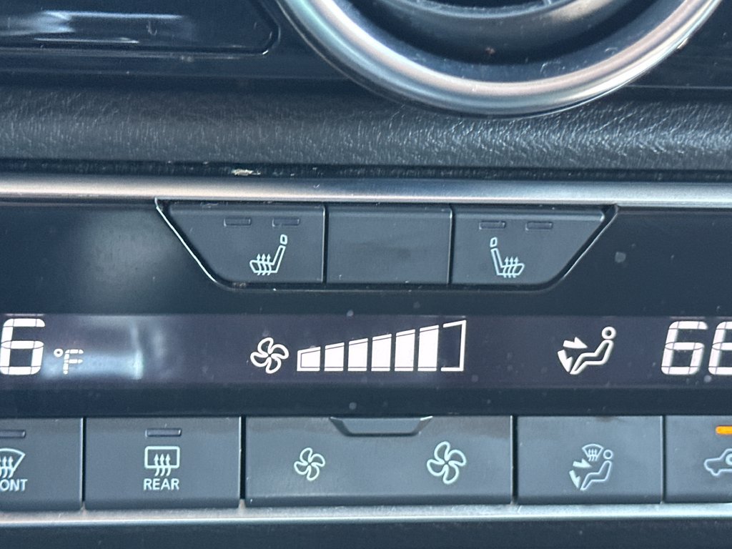 Used 2025 Nissan Sentra SR FWD image 28