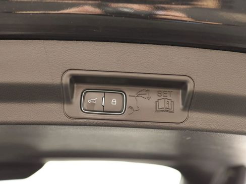 Used 2020 Ford Explorer XLT w/ Comfort Package AWD/4WD image 37