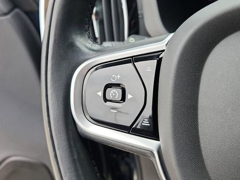 Used 2022 Volvo XC60 B5 Inscription w/ Climate Package image 22