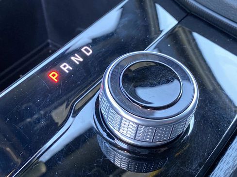 Certified 2025 Jeep Grand Cherokee L Laredo w/ Trailer Tow Package AWD/4WD image 31