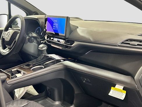 New 2026 Toyota Sienna Platinum AWD/4WD image 31