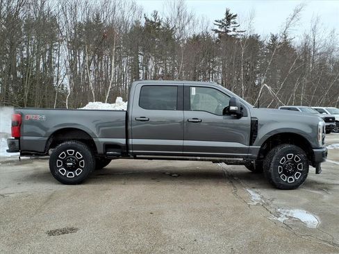 New 2026 Ford F350 Platinum w/ FX4 Off-Road Package image 4