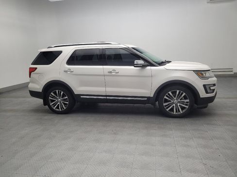 Used 2017 Ford Explorer Platinum image 11