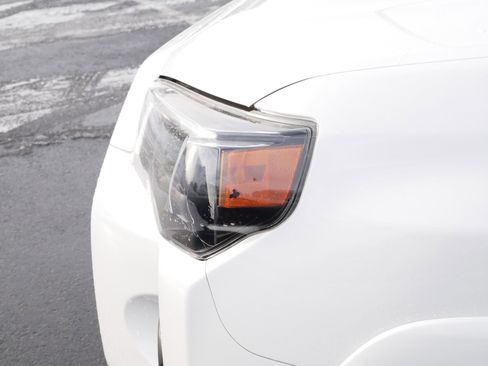 Used 2016 Toyota 4Runner SR5 image 16