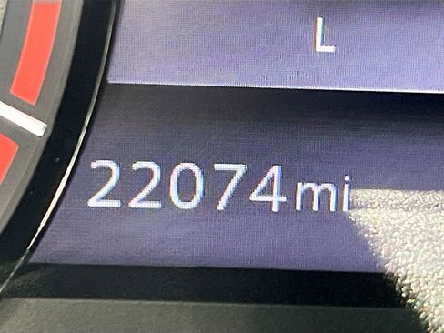 Used 2021 Nissan Titan PRO-4X w/ Pro-4x Convenience Package image 12