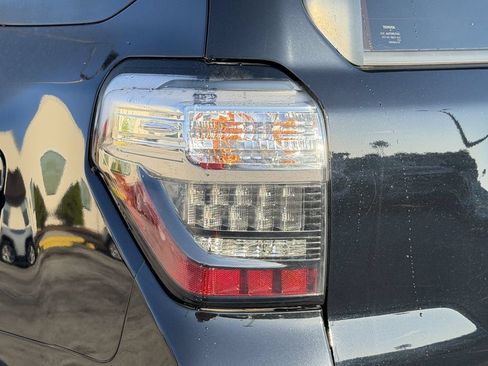 Used 2020 Toyota 4Runner TRD Off-Road Premium AWD/4WD image 11