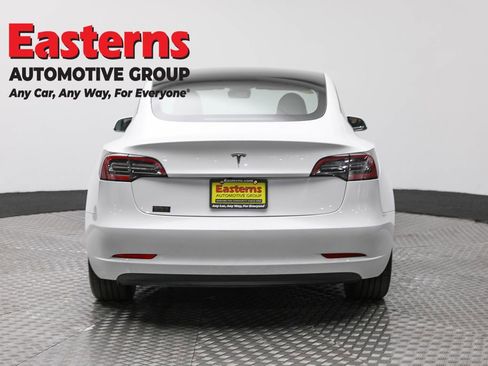 Used 2023 Tesla Model 3 Standard Range image 6