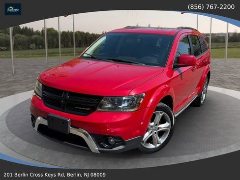 Used 2018 Dodge Journey Crossroad w/ Nav & Sun Group FWD image 1