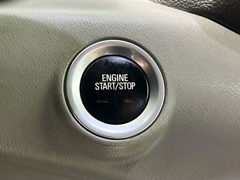 Used 2021 GMC Terrain SLE w/ Driver Convenience Package image 24