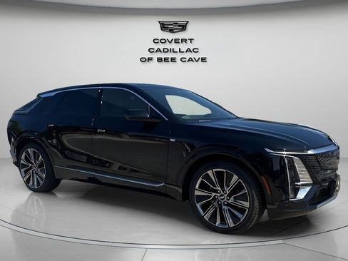 New 2026 Cadillac Lyriq Signature Luxury image 1