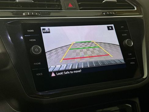 Used 2023 Volkswagen Tiguan SE R-Line AWD/4WD image 18