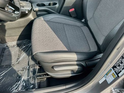 Certified 2025 Kia Seltos S FWD image 19