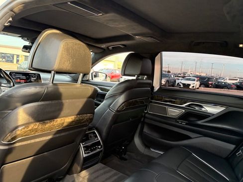 Used 2017 BMW 750i image 39