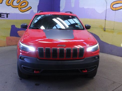 Used 2019 Jeep Cherokee Trailhawk w/ Comfort & Convenience Group image 3