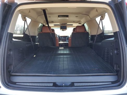 Used 2016 Cadillac Escalade ESV Luxury image 11