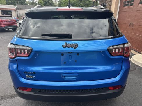 Used 2019 Jeep Compass Latitude AWD/4WD image 5