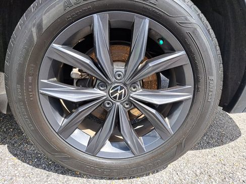 Used 2023 Volkswagen Tiguan SE w/ Panoramic Sunroof Package FWD image 27