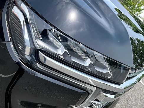 Used 2024 Chevrolet Tahoe Premier AWD/4WD image 28
