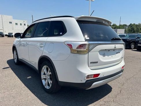 Used 2015 Mitsubishi Outlander SE AWD/4WD image 3