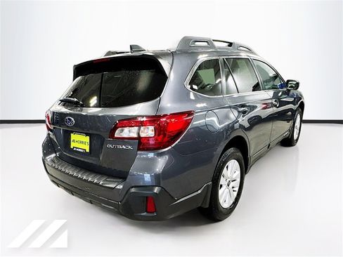 Used 2019 Subaru Outback 2.5i Premium image 5