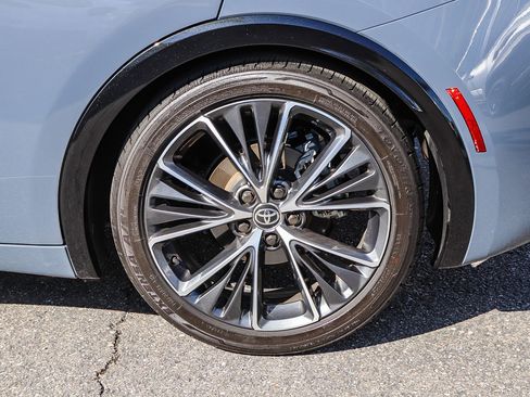 Used 2025 Toyota Prius XLE image 13