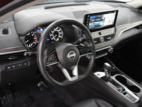 Used 2024 Nissan Altima 2.5 SL AWD/4WD image 19