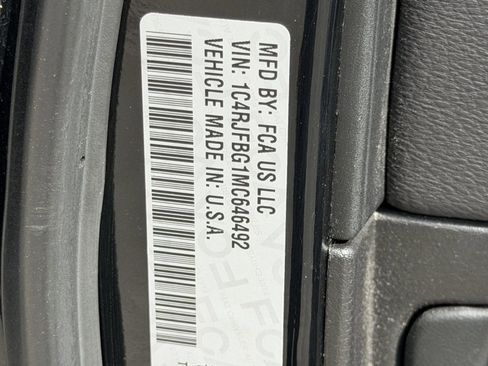 Used 2021 Jeep Grand Cherokee Limited w/ Luxury Group II AWD/4WD image 28